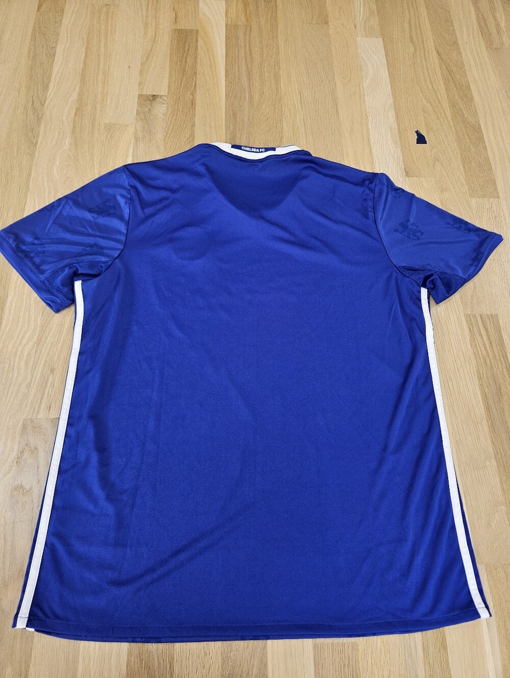 Adidas Chelsea Blue Home Jersey with White Trim and Red Sponsor - Size XL - Picture 6 of 10